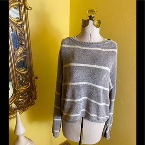 American Eagle gray sweater